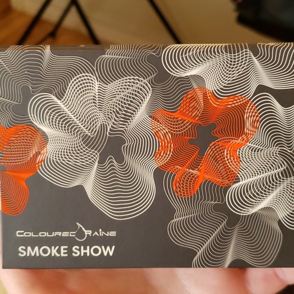 Coloured Raine- Smoke Show - Picture 5 of 5